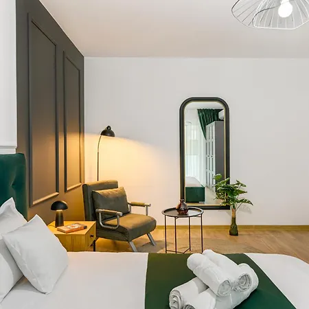 Bellatrix Suite With Parking-Tractoru Coresi-3